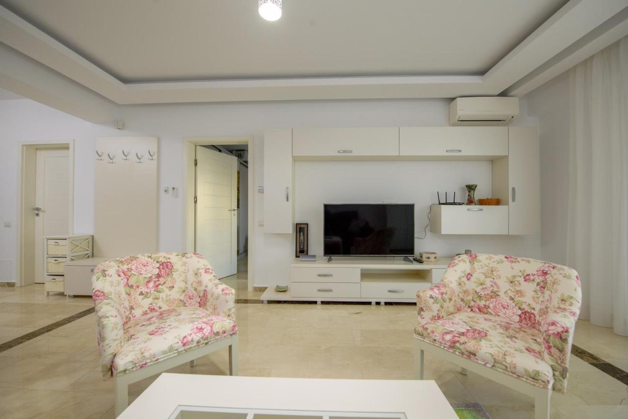 Marble Luxury Apartments Mamaia Exterior photo